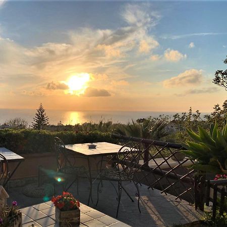 La Terrazzina Sul Tramonto Bed and Breakfast Forio di Ischia Eksteriør billede
